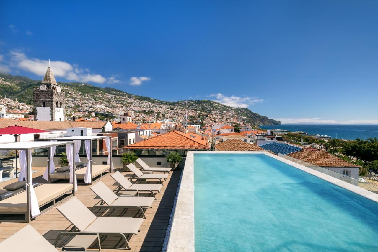Barcelo Funchal Oldtown 호텔 외부 사진 The rooftop pool at the Hotel Porto Santo