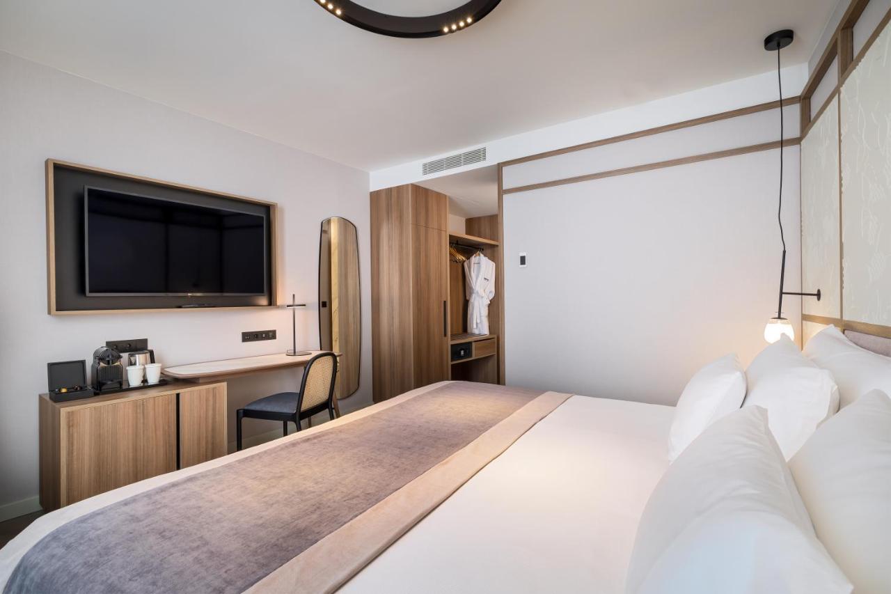 Barcelo Funchal Oldtown 호텔 외부 사진 A room at the hotel
