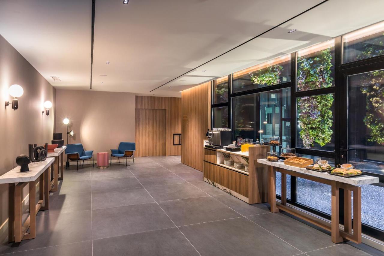 Barcelo Funchal Oldtown 호텔 외부 사진 The lounge at London Heathrow Airport
