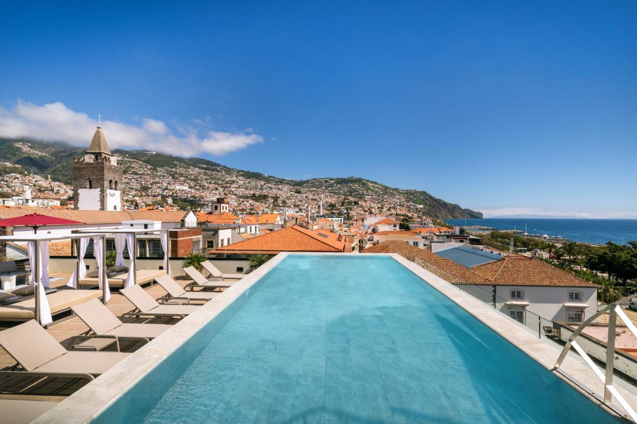 Barcelo Funchal Oldtown 호텔 외부 사진 The rooftop pool at the hotel